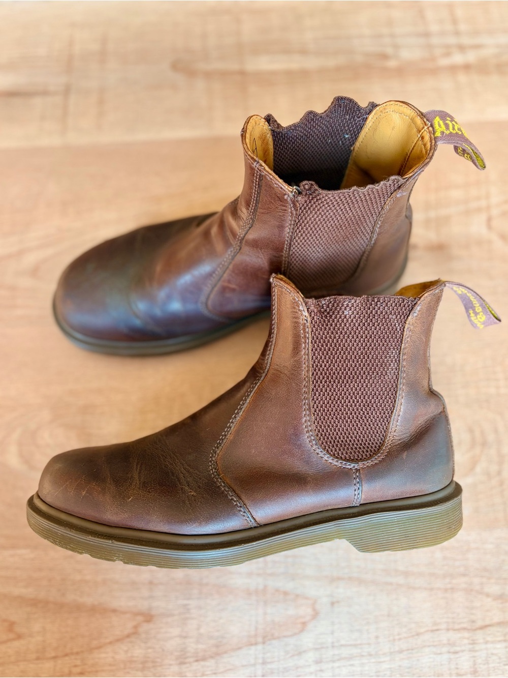DR. MARTENS 2976 Brown Leather Chelsea Boots - Classic Slip-On Ankle Boot Size 9